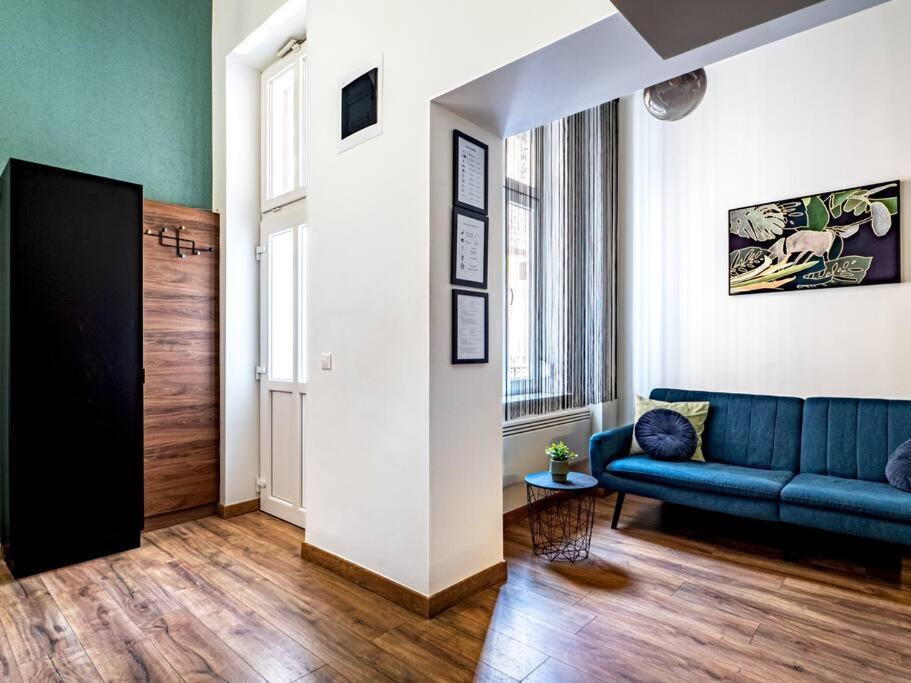 Sandrina Apartment *